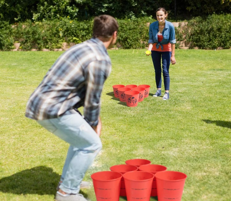 Ropoda Yard Pong Game