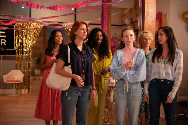 Jenny (Jessalyn Wanlim), Anne (Dani Kind), Sloane (Enuka Okuma), Alice (Sadie Munroe), Val (Sarah Mc...