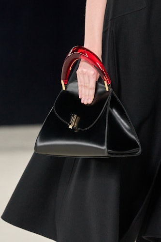 Fall 2023's Big Bag Trend: The Easiest Way to Update Your Look