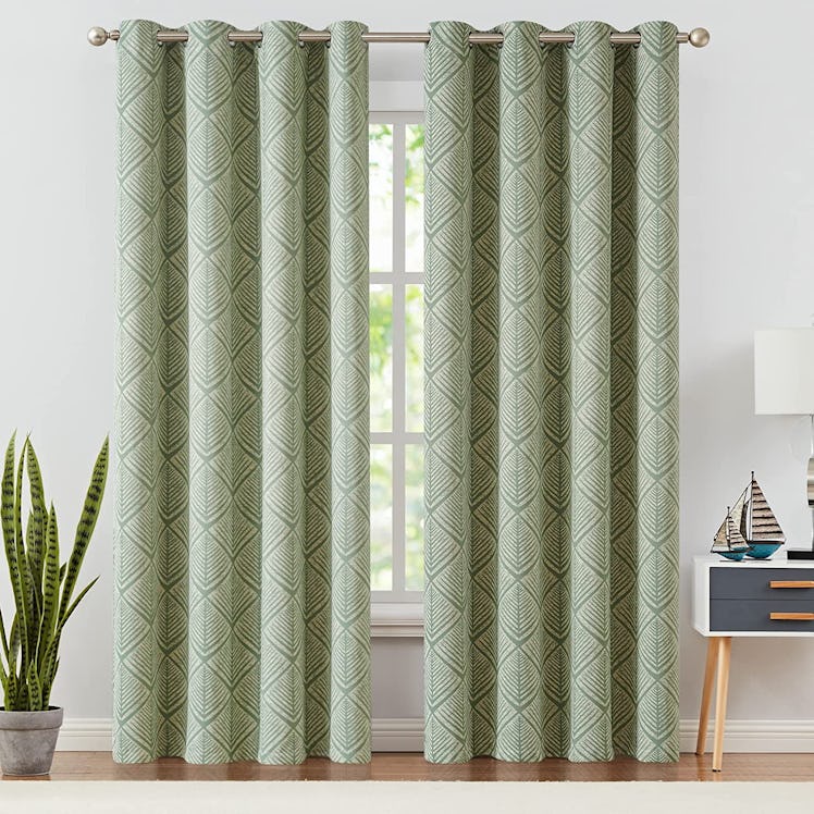 jinchan Moderate Blackout Curtains