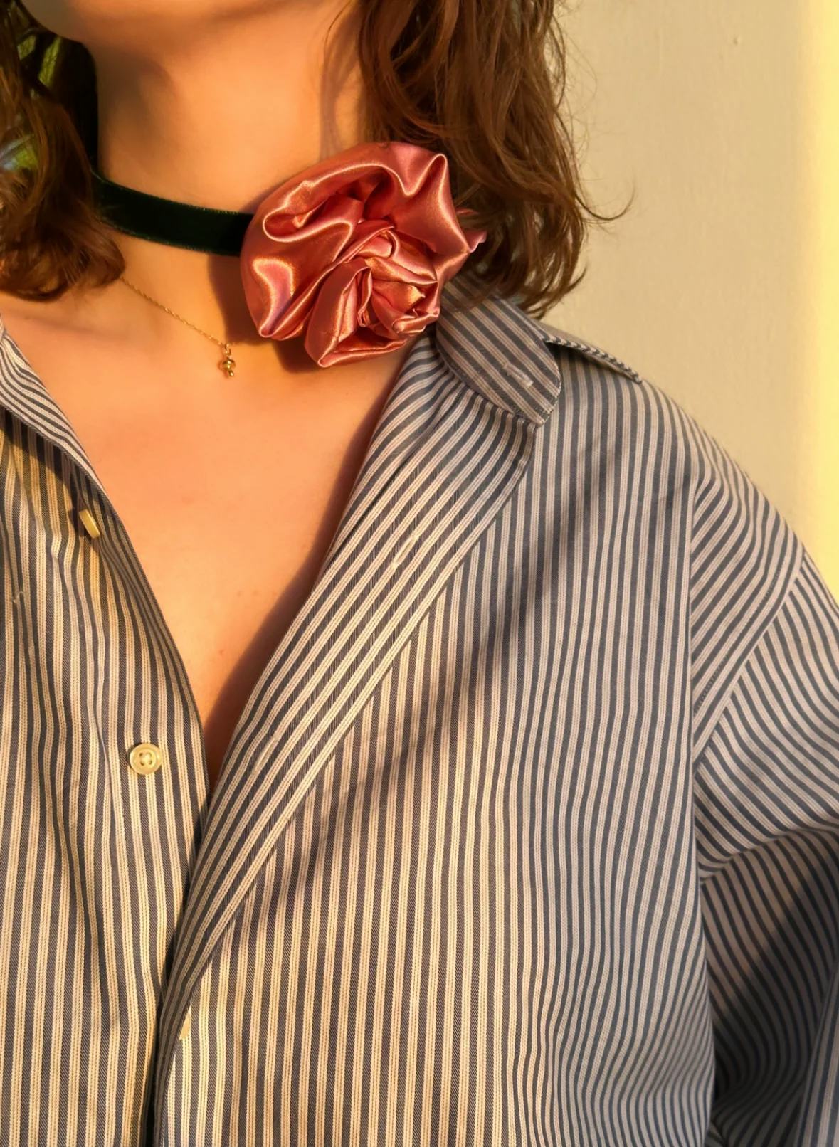 Rosette Choker Necklace