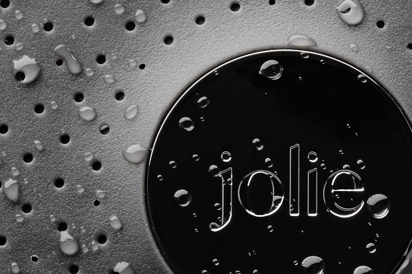 The founders of Jolie Skin Co. shower head filter told Bustle about the negative effects of hard wat…