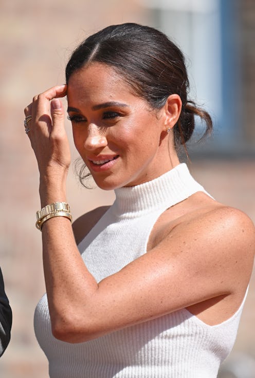 meghan markle white top