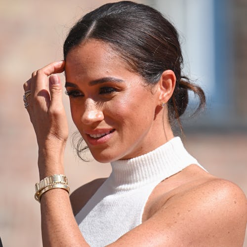 meghan markle white top