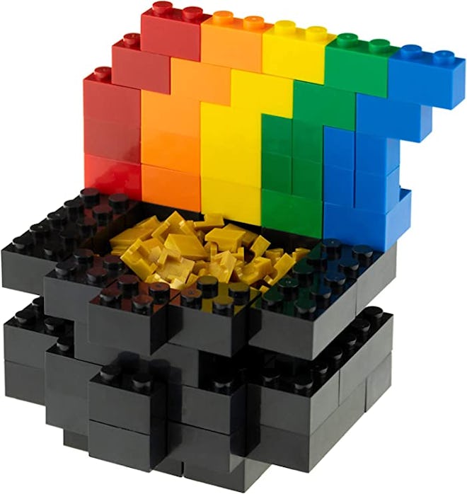 LEGO pot of gold set, a prize for winning the st patricks day scavenger hunt for kids