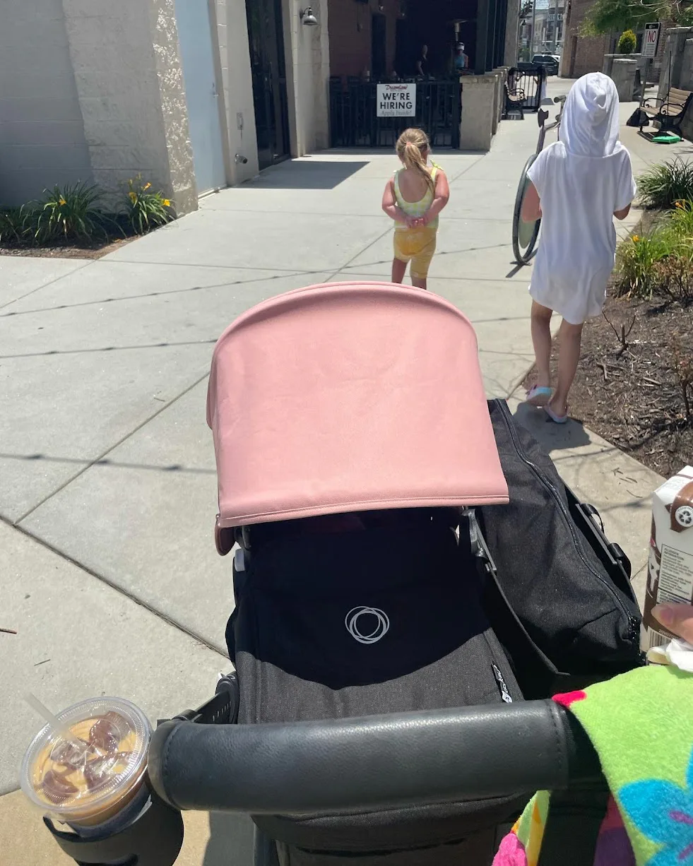 delta children's stroller Icon Ultra Compact Everyday & Travel Color:WHITE/ANTHRAK Boss | Women's Addison Feb2025 Unfolded Dimensions