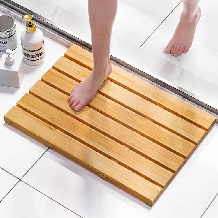  Domax Bamboo Bath Mat