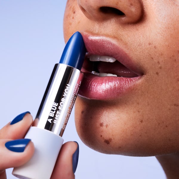 e.l.f. Cosmetics & American Eagle teamed up for a limited edition makeup & skincare collection.