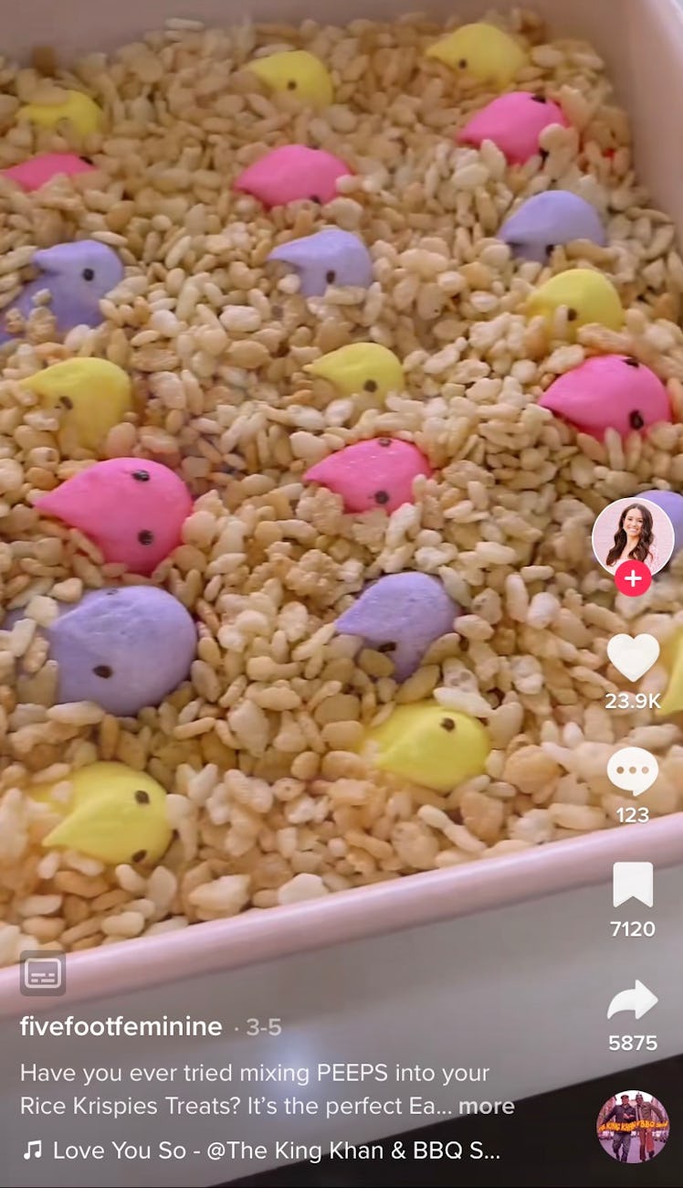 A TikToker makes Easter rice krispies treats, which are easy Easter recipes from TikTok. 