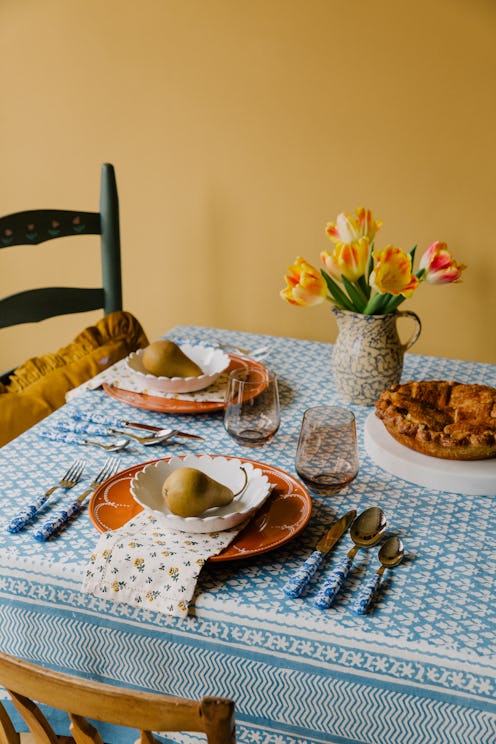 summer tablescape inspo
