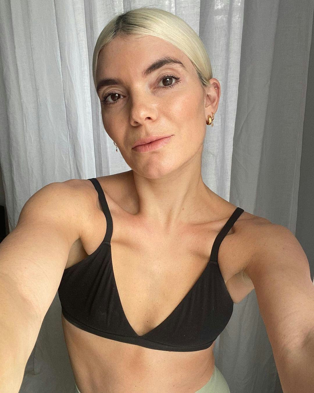 Best Products And Tips For Dry Skin On Your Body, According To A Beauty