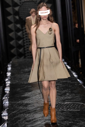 Fall Louis Vuitton Trends You Can Start Wearing Now: 3/4-Length Skirts,  '50s-inspired Dresses andSerious Cleave