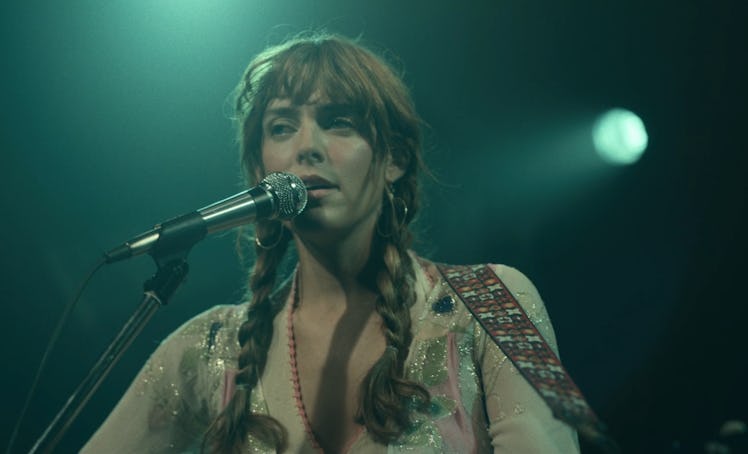 Riley Keough's guitar strap in 'Daisy Jones & The Six' is an Elvis Presley Easter egg.