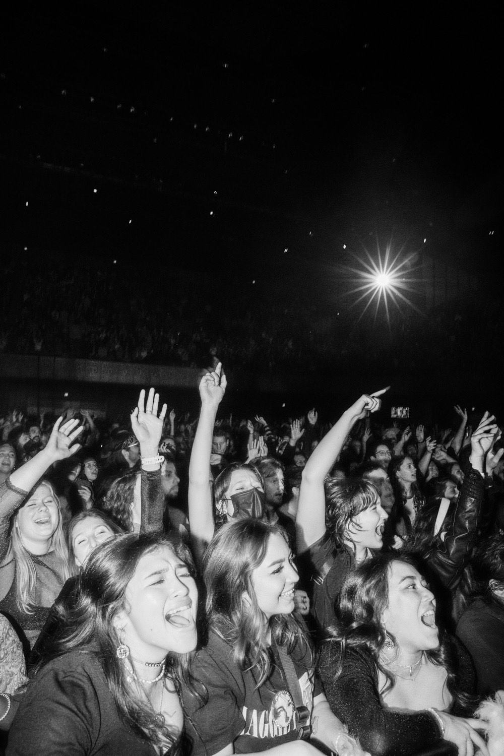 12 Photos Of Maggie Rogers' Feral Joy Tour & Setlist Highlights
