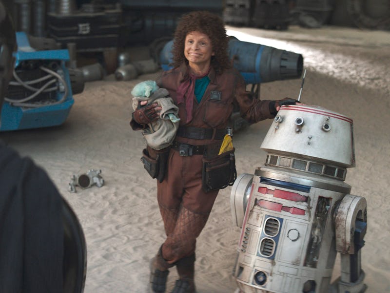 The Mandalorian (Pedro Pascal), Grogu and Peli Motto (Amy Sedaris).