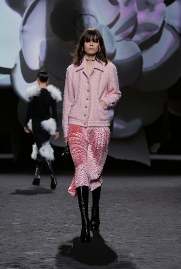 Chanel Fall 2023 Paris Fashion Week Review: the Camellia Garden
