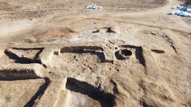 An image of an ancient kitchen found in Lagash that included an oven.