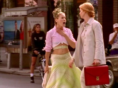 Carrie Bradshaw (Sarah Jessica Parker) and Miranda Hobbes (Cynthia Nixon) on Sex and the City. 