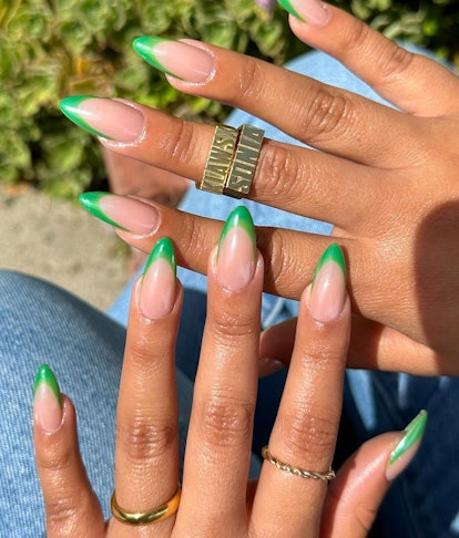 Green nails and green nail art