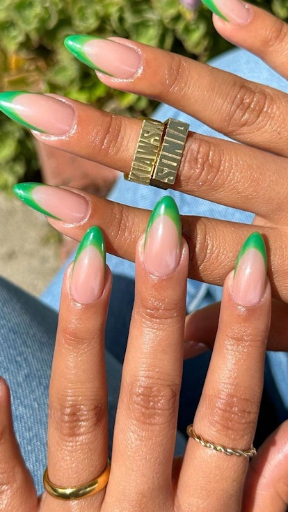 Green nails and green nail art