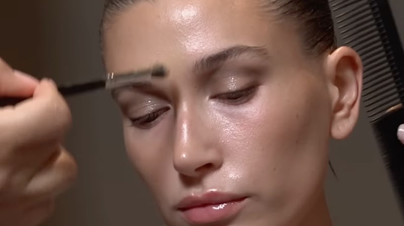 Hailey Bieber sparkle eyeshadow tutorial