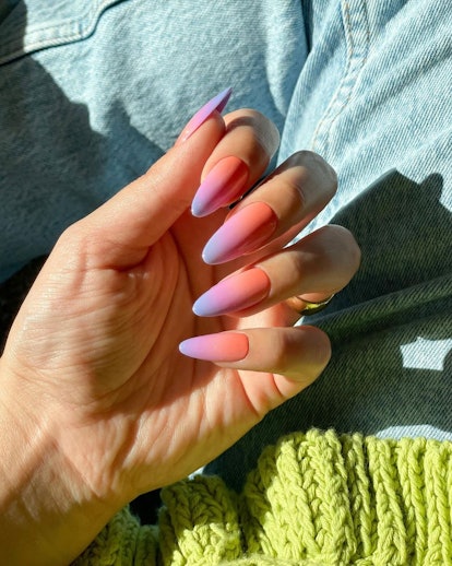 This ombre nail design is the perfect manicure for a 2023 tropical beach vacation.