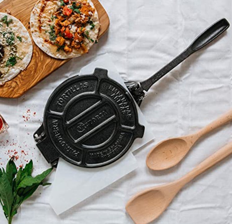 Victoria Cast Iron Tortilla Press