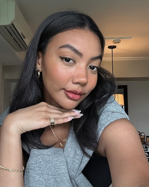 Capricorn loves perfect brows and sleek eyeliner.