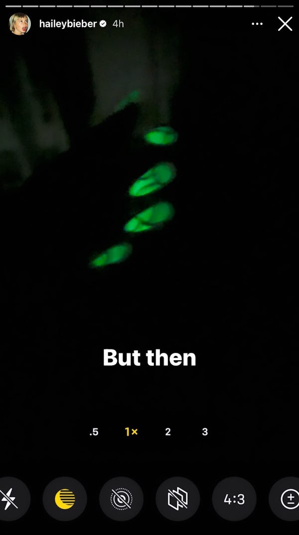 Hailey Bieber’s 2023 Coachella nails have neon green, glow-in-the-dark nail polish with a gold desig…