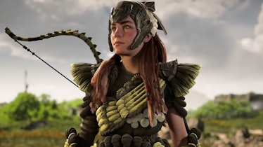 Aloy in Blacktide Dye outfit carrying Blacktide Bow