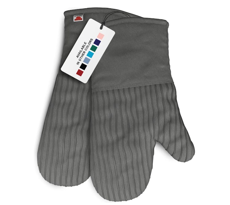 Big Red House Heat-Resistant Oven Mitts