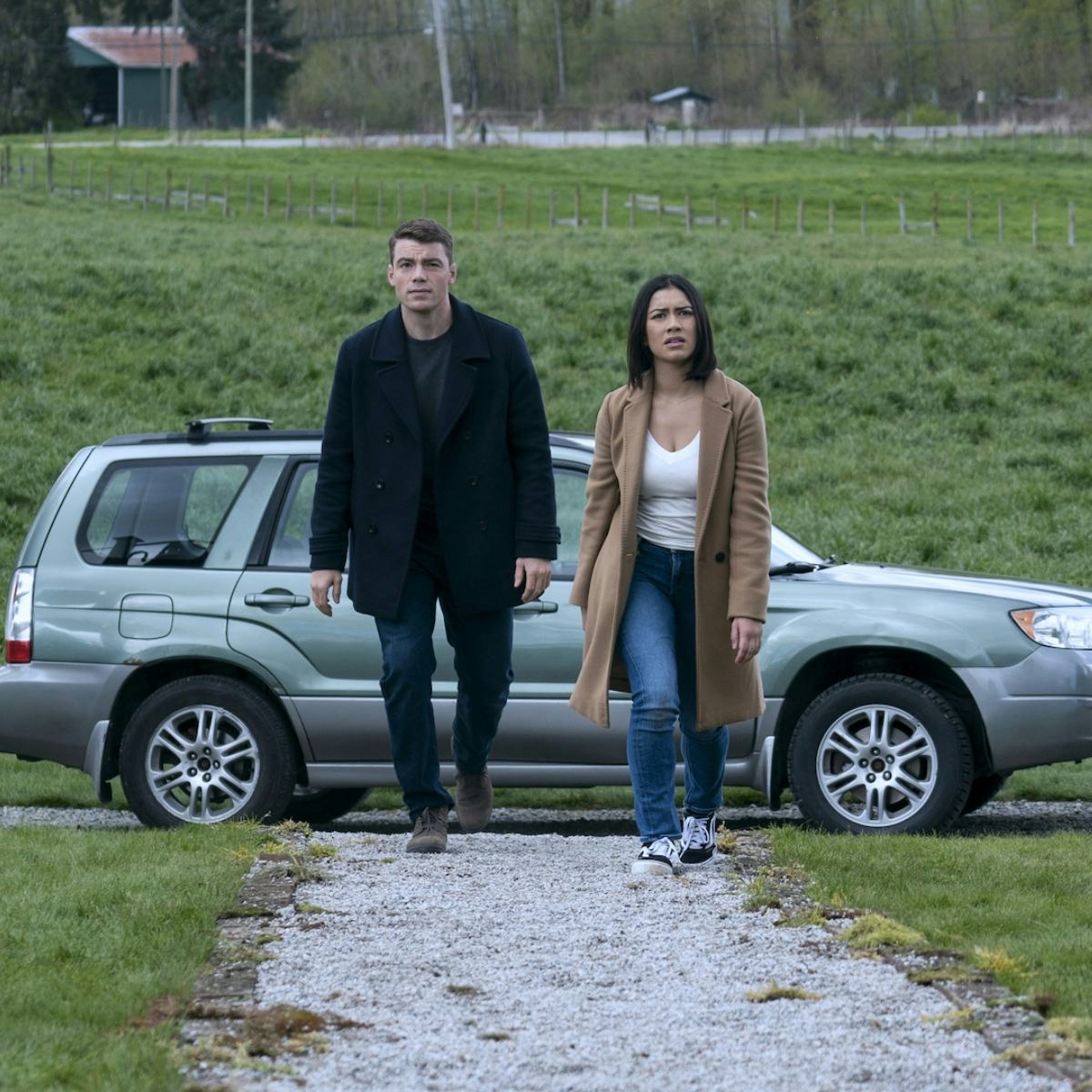 Gabriel Basso as Peter Sutherland, Luciane Buchanan as Rose Larkin in episode 104 of 'The Night Agen...