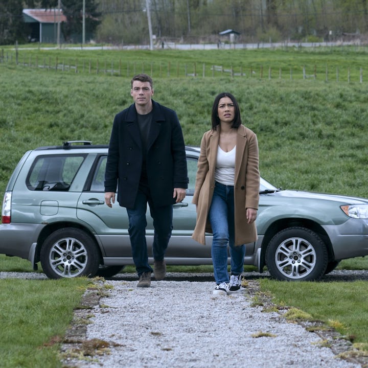 Gabriel Basso as Peter Sutherland, Luciane Buchanan as Rose Larkin in episode 104 of 'The Night Agen...