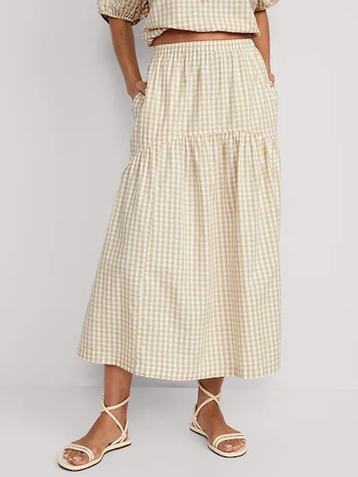 Need Mother's Day outfit ideas? Try this beige gingham maxi skirt.