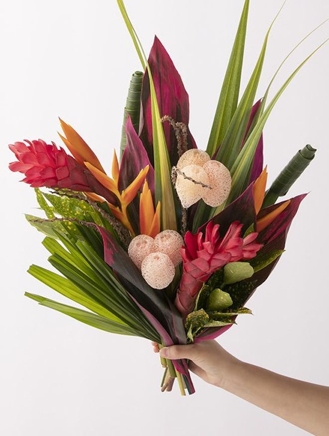 Mother's Day gifts for flower lovers: a monthly flower subscription