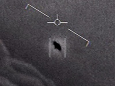 Cockpit video shows an anomalous aerial encounter in 2015.