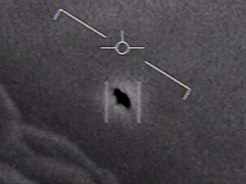 Cockpit video shows an anomalous aerial encounter in 2015.
