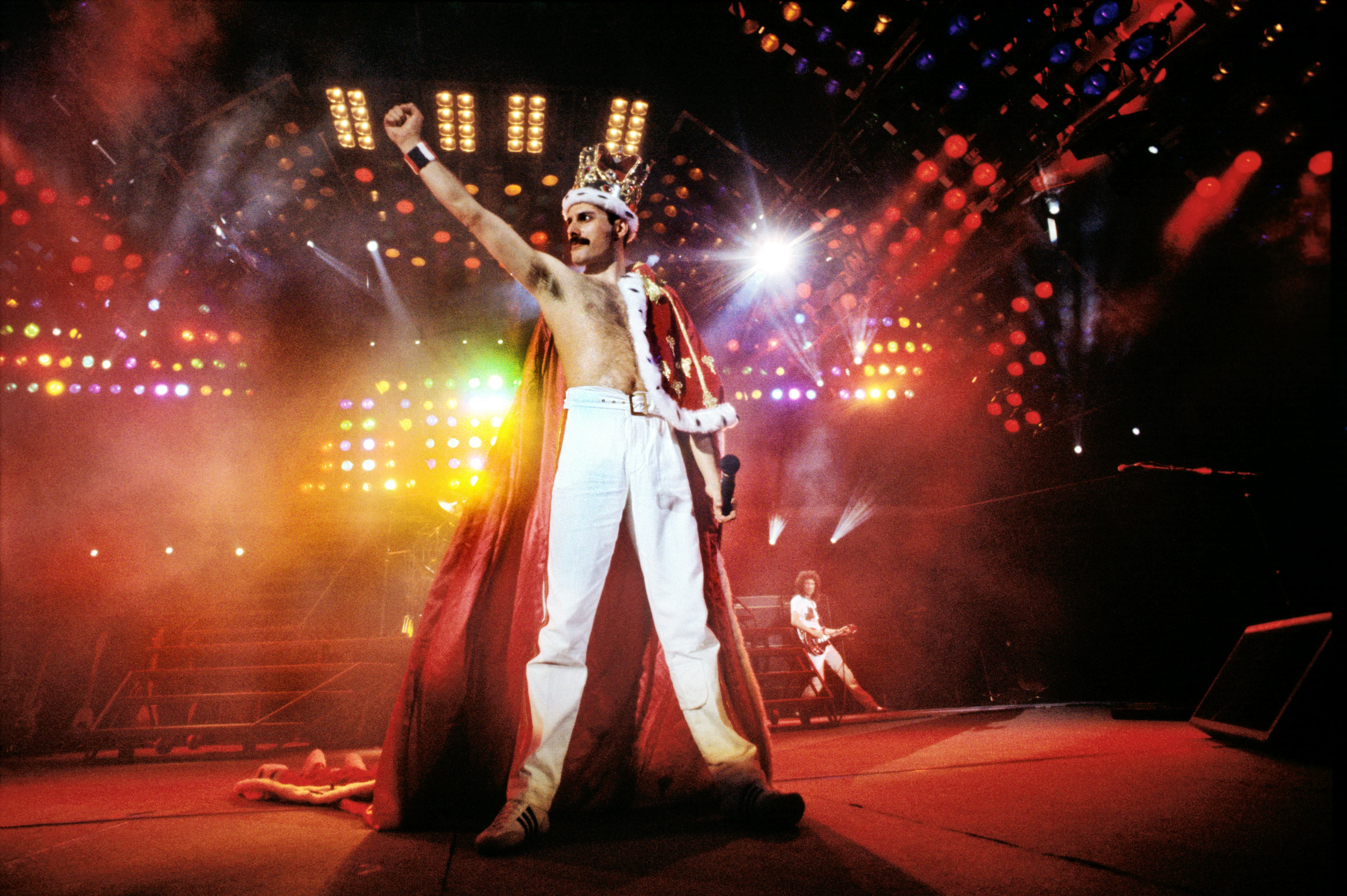 Freddie Mercury, Queen, at Wembley Stadium in 1986
