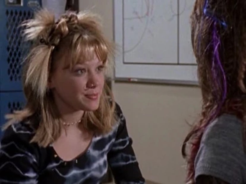 In the early 2000s, Hilary Duff’s character Lizzie McGuire wore Y2K hairstyles that were everyone’s …