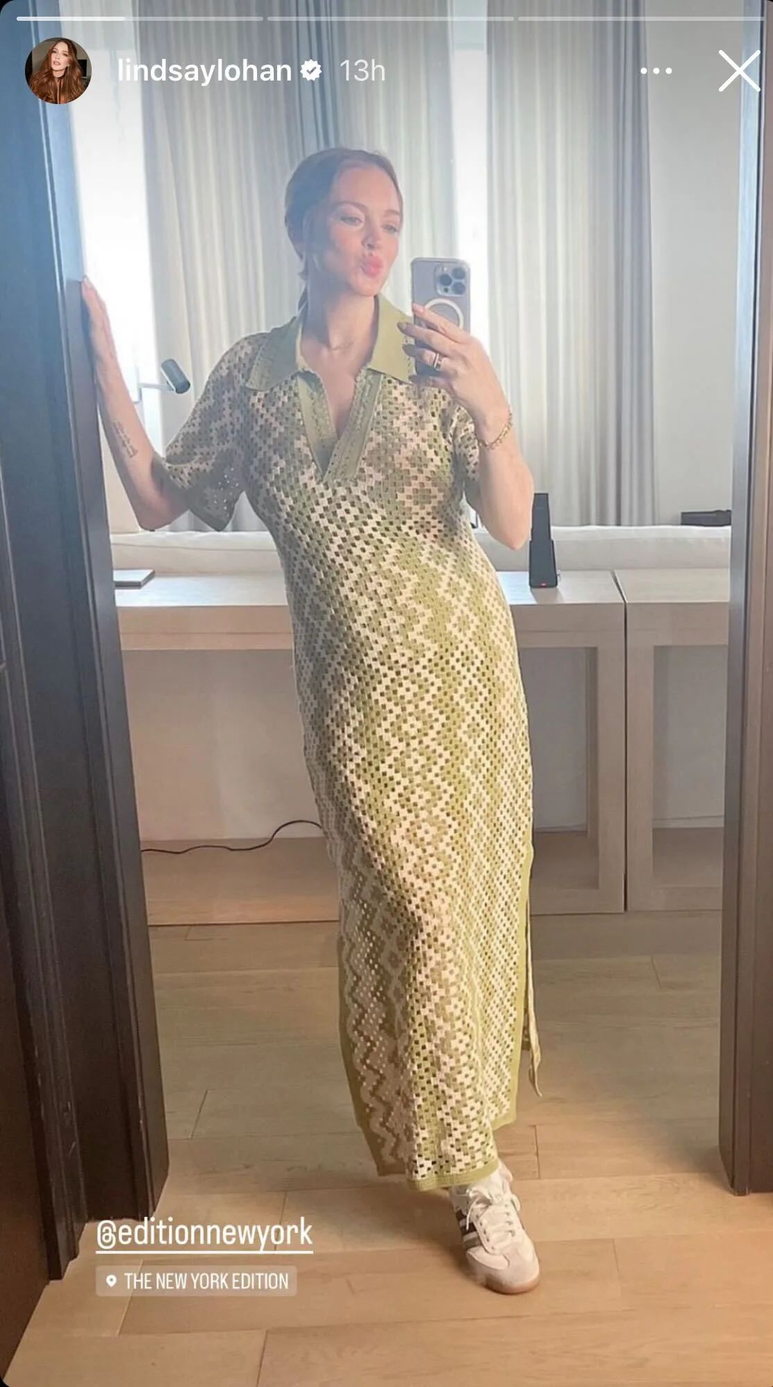 Pregnant Lindsay Lohan Shares Her First Baby Bump Selfie & She's Glowing