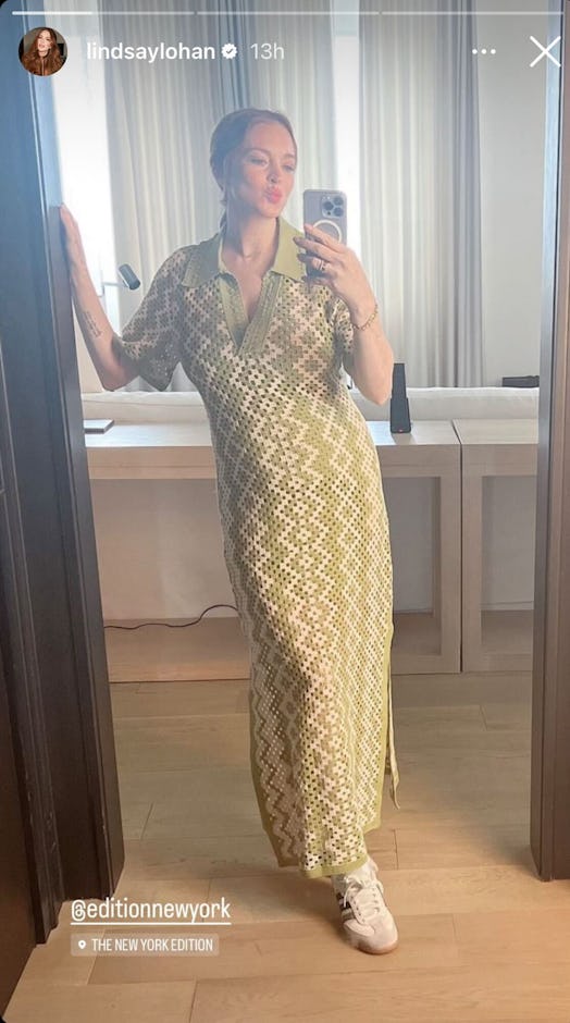 Pregnant Lindasy Lohan shared a mirror seflie on Instagram