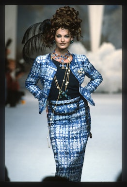 1992 Chanel Couture Chain Dress – The Looking Glass