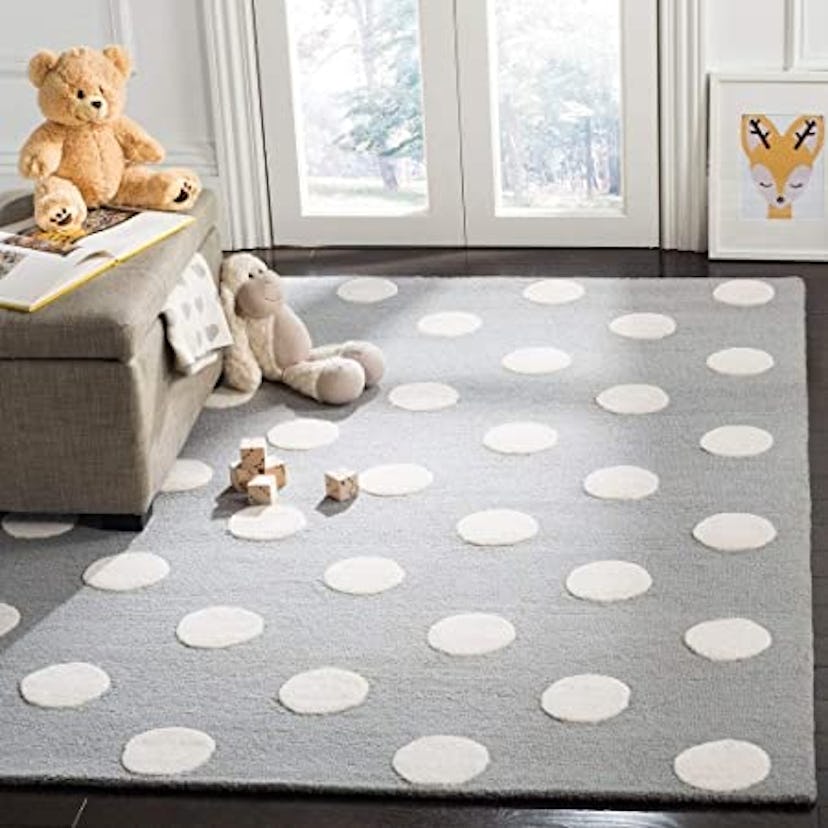 SAFAVIEH Polka Dot Wool Area Rug