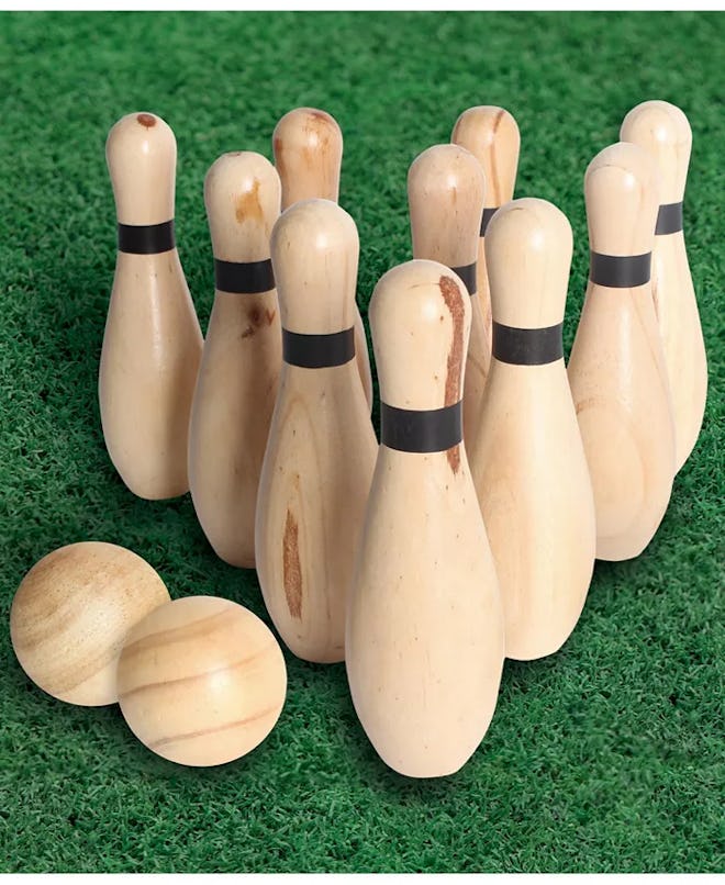 Classic Wooden Bowling 13 Piece Set
