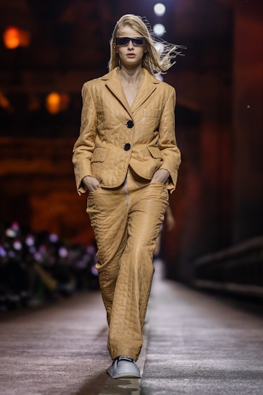 LIVE: Louis Vuitton Pre-Fall 2023 Women's Collection Show