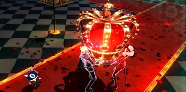 Persona 5 Phantom Thieves holding big crown