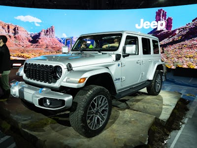 Jeep Wrangler 4xe hybrid debuting at New York Auto Show