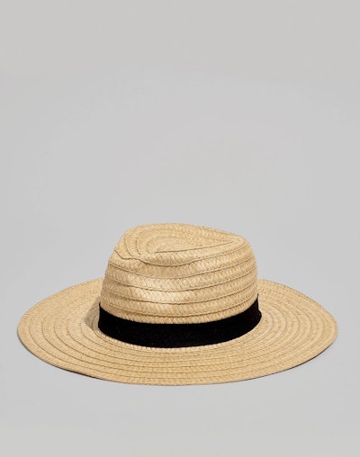 Straw hat, the perfect Mother's Day gift for pregnant wife who likes to visit the beach