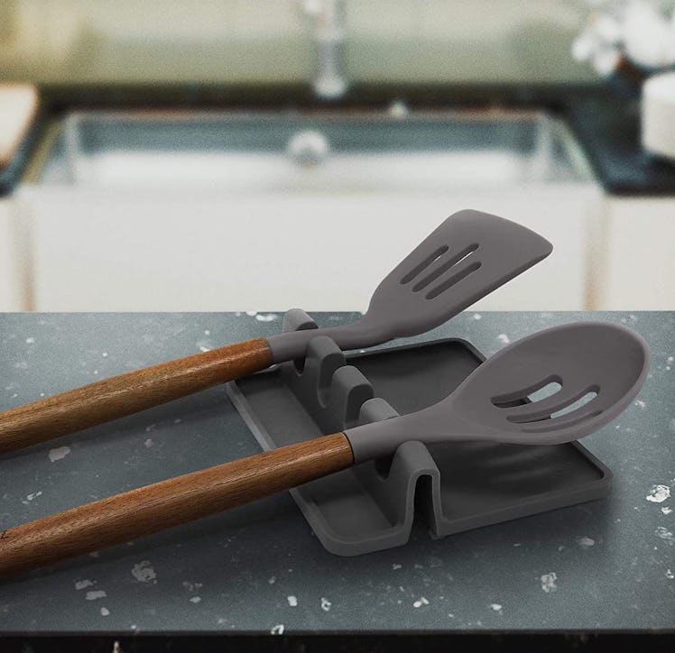 Zulay Kitchen Silicone Utensil Rest