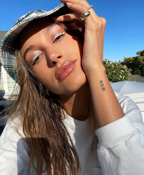 Hailey Bieber stick-on holographic eyeliner